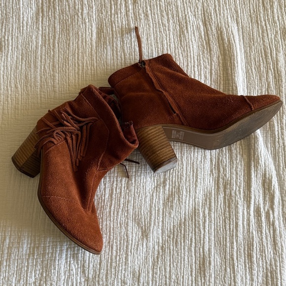 Toms Rust Suede Ankle Boots / 8.5 - Picture 1 of 7